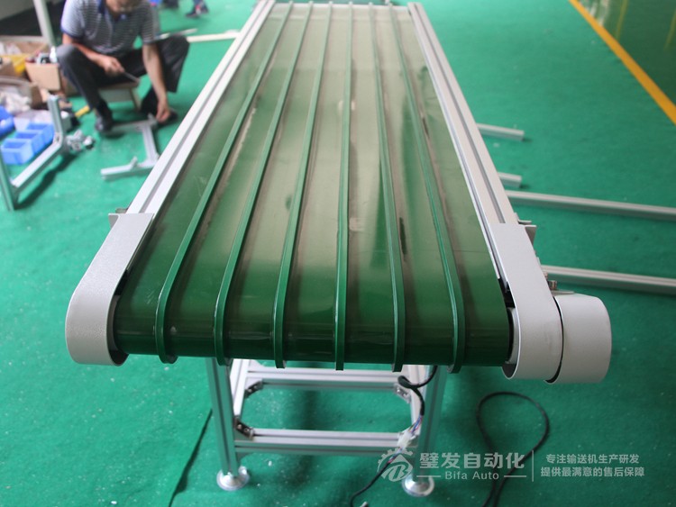 皮帶面加多導(dǎo)條皮帶標(biāo)準(zhǔn)小型輸送機(jī) 皮帶面加多導(dǎo)條皮帶標(biāo)準(zhǔn)小型輸送機(jī)