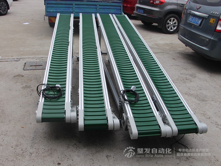 皮帶面加橫向導條小型皮帶輸送機 皮帶面加橫向導條小型皮帶輸送機