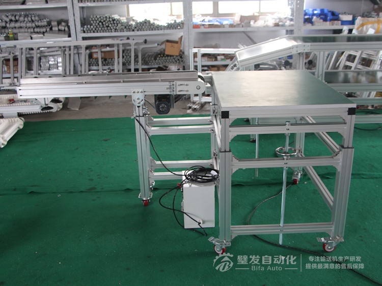 小型非標(biāo)皮帶輸送機(jī) 小型非標(biāo)皮帶輸送機(jī)