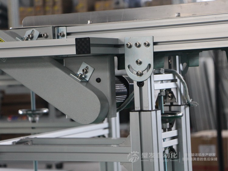 小型非標(biāo)皮帶輸送機(jī) 小型非標(biāo)皮帶輸送機(jī)