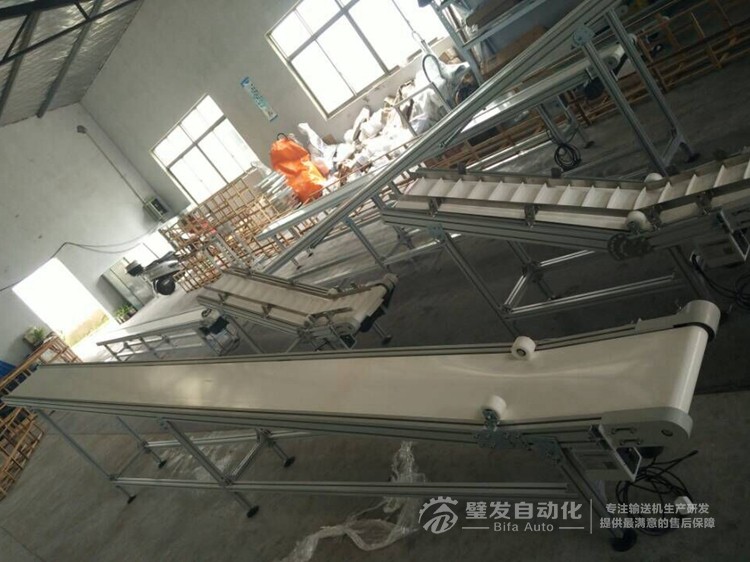 白色PVC流水線帶平臺爬坡輸送線輸送機 白色PVC流水線帶平臺爬坡輸送線輸送機