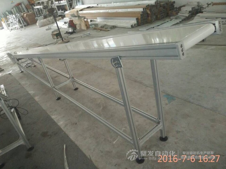 白色PVC流水線帶平臺爬坡輸送線輸送機 白色PVC流水線帶平臺爬坡輸送線輸送機