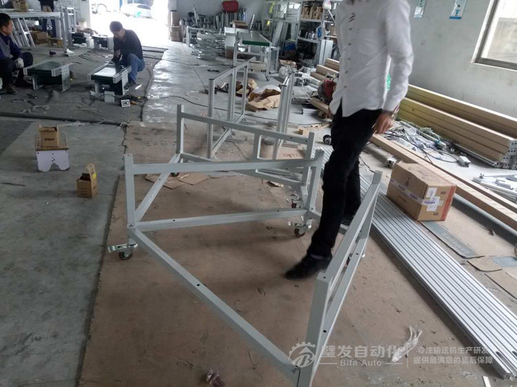 90度轉(zhuǎn)彎輸送機 90度轉(zhuǎn)彎輸送機