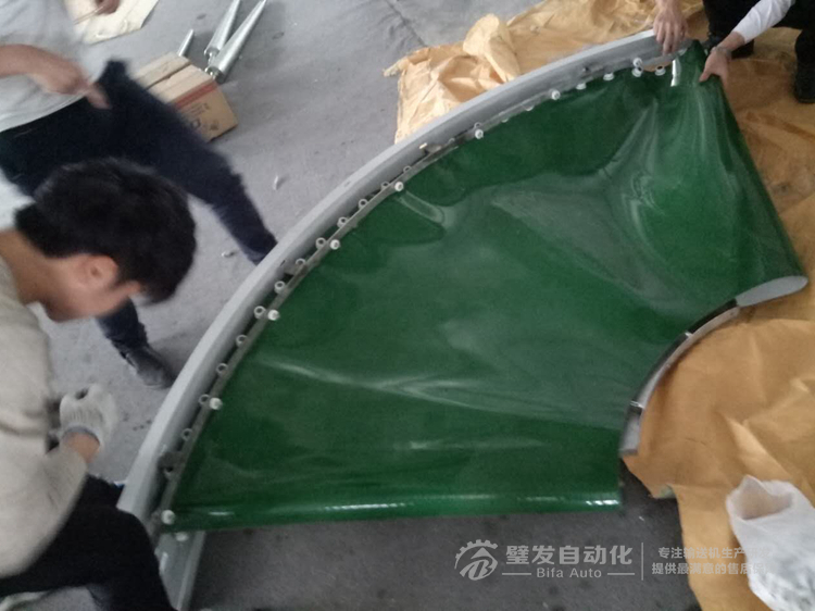 90度轉(zhuǎn)彎輸送機 90度轉(zhuǎn)彎輸送機