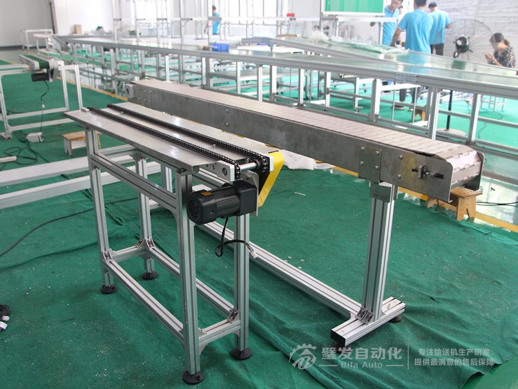 兩側加工作臺非標鏈條輸送機 兩側加工作臺非標鏈條輸送機